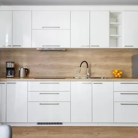 Apartment With Parking 500 M From The Sea By Renters